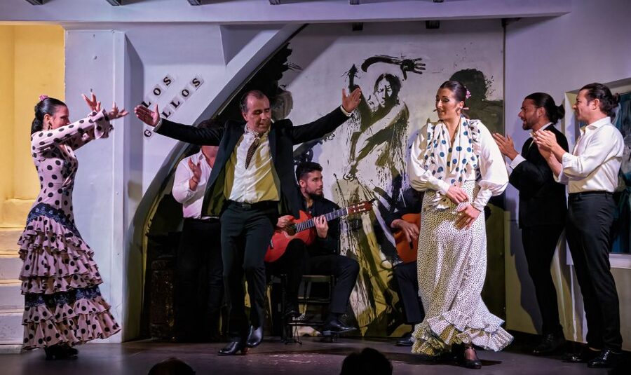 Seville: Flamenco Show at Tablao Los Gallos - Finding the venue in Santa Cruz