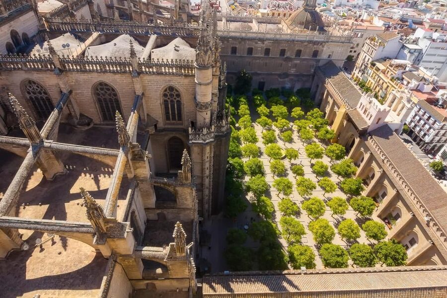Seville: Priority Access Cathedral & Giralda Tour - Climbing the Giralda’s 35 broad ramps