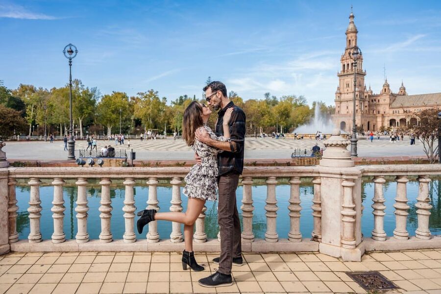 Seville: Professional Photoshoot at Plaza de España - How to prepare for better photos