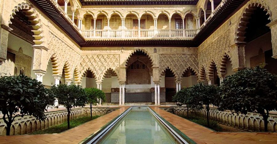 Seville: Small-Group Alcázar Guided Tour & Entry Ticket - Why a guide helps inside Seville’s Alcázar