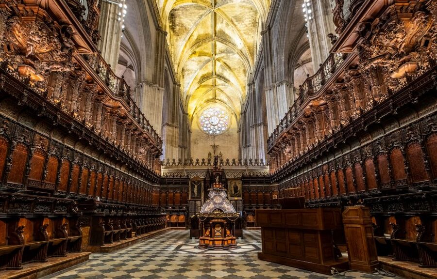 Seville: Small-Group Cathedral and Giralda Tour with Tickets - Key points to know before booking