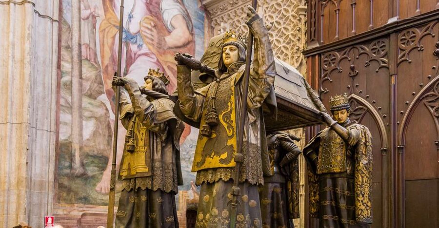 Seville: Small-Group Cathedral and Giralda Tour with Tickets - The main altar, choir, chapels, and Columbus tomb