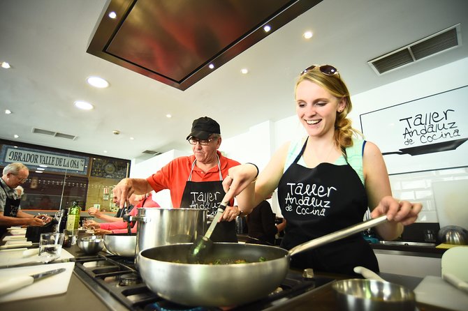 Spanish Cooking Class & Triana Market Tour in Sevilla - How hands-on is the class?