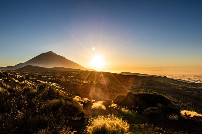 Teide by Night: Sunset & Stargazing with Telescopes Experience - Sunset above a sea of clouds