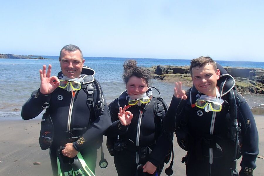 Tenerife: Abades Beach Beginner Diving Experience - Practical booking advice