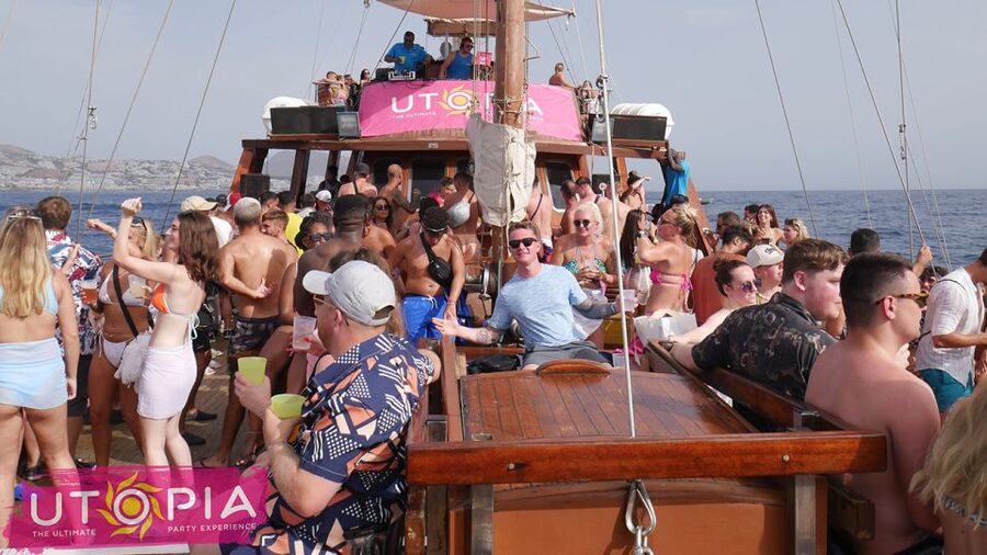 Tenerife: Boat Party with Open Bar and DJs - DJs, MCs, and the music mix