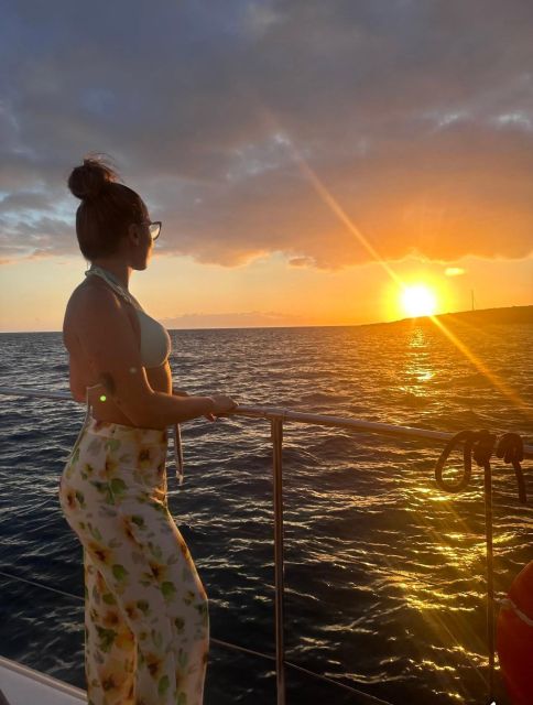 Tenerife: Sunset Catamaran Tour with Transfer, Buff & Drinks - A tapas meal with drinks on the open sea