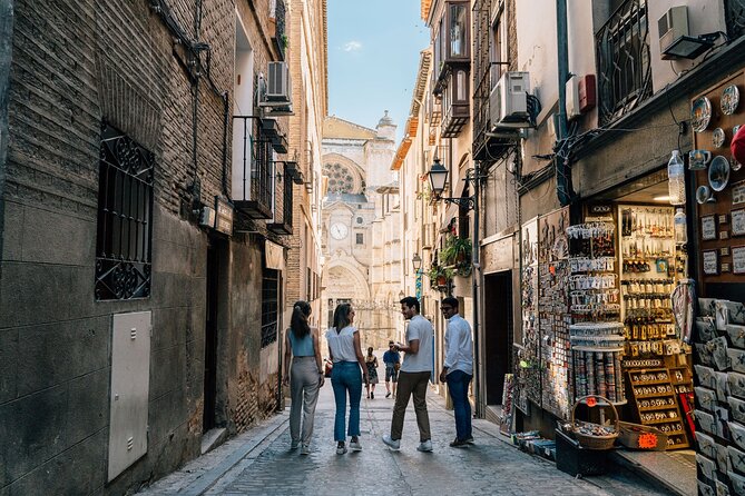 Three Cities in One Day: Segovia, Avila and Toledo from Madrid - Ávila: walls, churches, and a useful lunch break