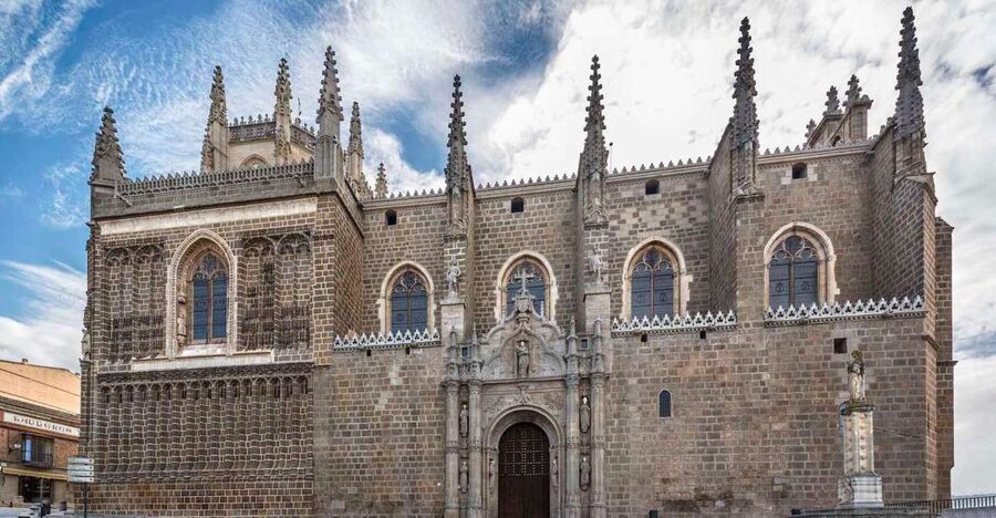 Toledo: Guided Monument Walking Tour with Wristband Pass - Starting at Zocodover Square