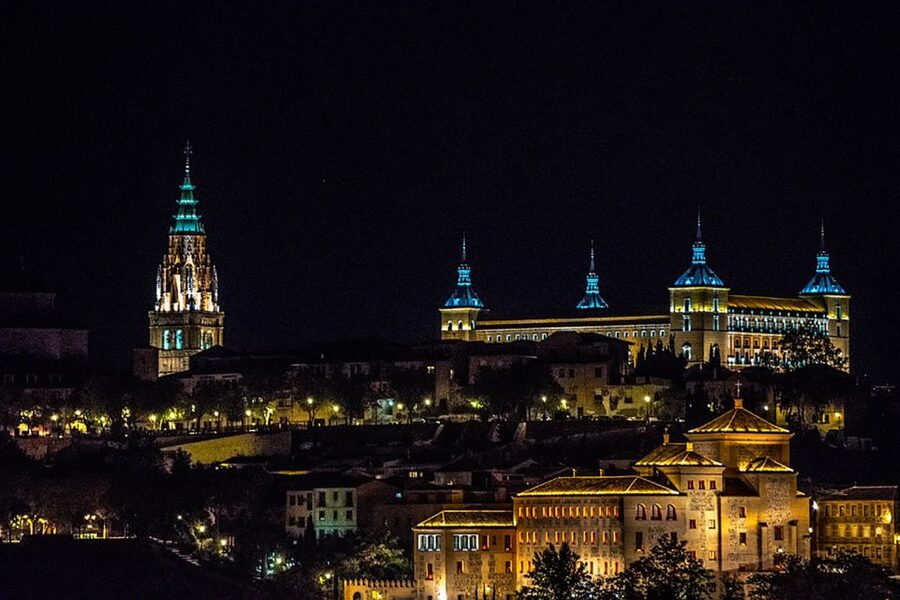 Toledo: Una Mágica noche Toledana - Entering the old Sultan’s quarter