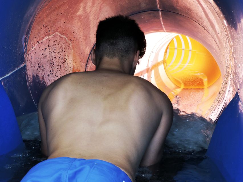 Torrevieja: Aquopolis Water Park Entry Ticket - Holding on through the 16-meter Boomerang