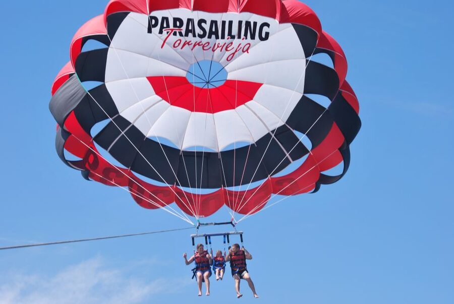 Torrevieja: parasailing experience - Key points to know before you book