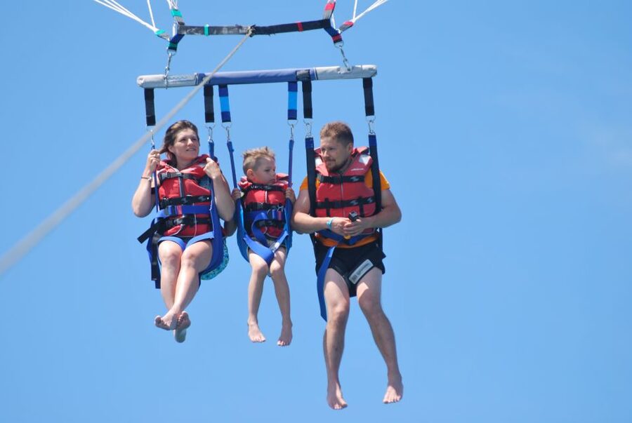 Torrevieja: parasailing experience - What the $74 price buys you