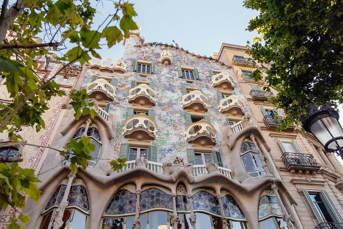 Treasures of Barcelona: Private Gaudi Walking Tour - Reaching the Sagrada Família