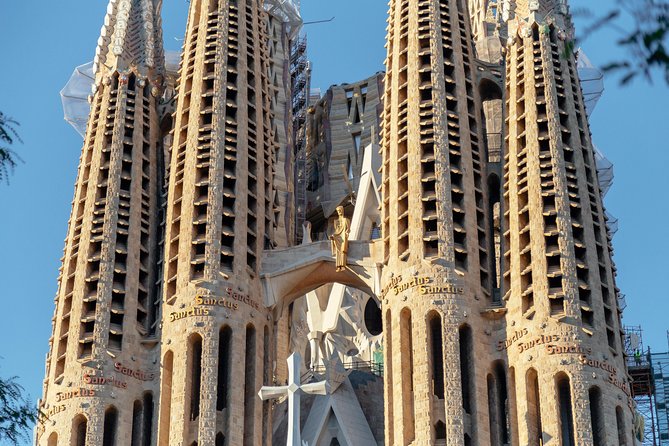 Treasures of Barcelona: Private Gaudi Walking Tour - What the private format adds