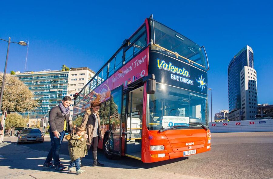 Valencia: 24 or 48-Hour Hop-on Hop-off Bus Ticket - Why this bus works well in Valencia