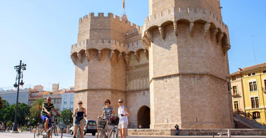 Valencia Bike Tour - The Turia Gardens: Valencia’s unusual green corridor