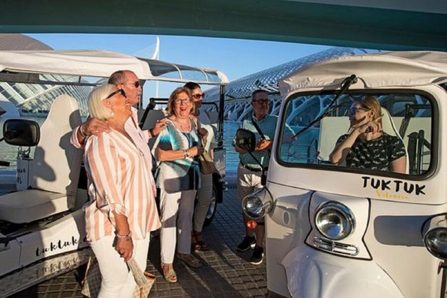 Valencia: Complete Tuk-Tuk Tour Around the City - Torres de Quart and the Old City Walls