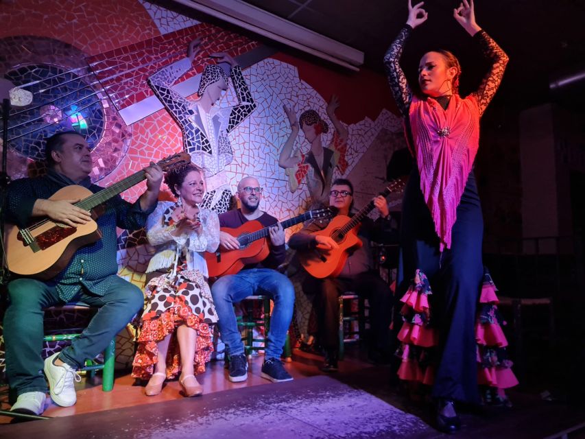 Valencia: Flamenco at Toro y La Luna with optional Dinner - Audience participation at the end